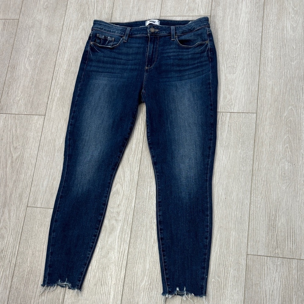 Paige Verdugo Ankle Fray Ackley Distressed Blue Jeans size 32